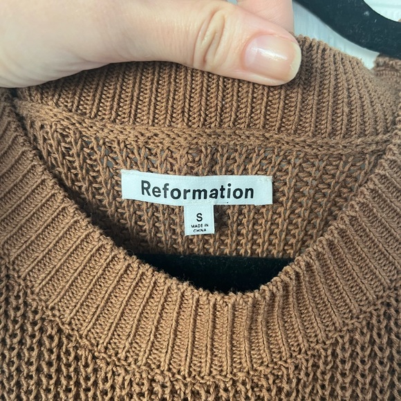 Reformation - Ribbed Tencel & Linen Blend Tank Top in Toffee Brown - Picture 4 of 6